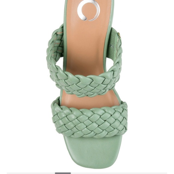 NWOT Journee Collection Melissa Woven Sandals - Picture 4 of 7